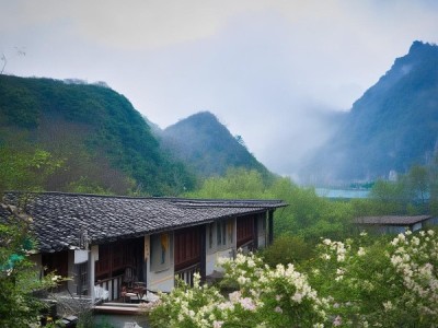 五泉山的酒店，风景与文化的完美结合