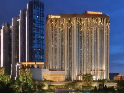 哈尔滨万豪酒店位于哈尔滨南湖附近，周边景点众多，适合游客出行。